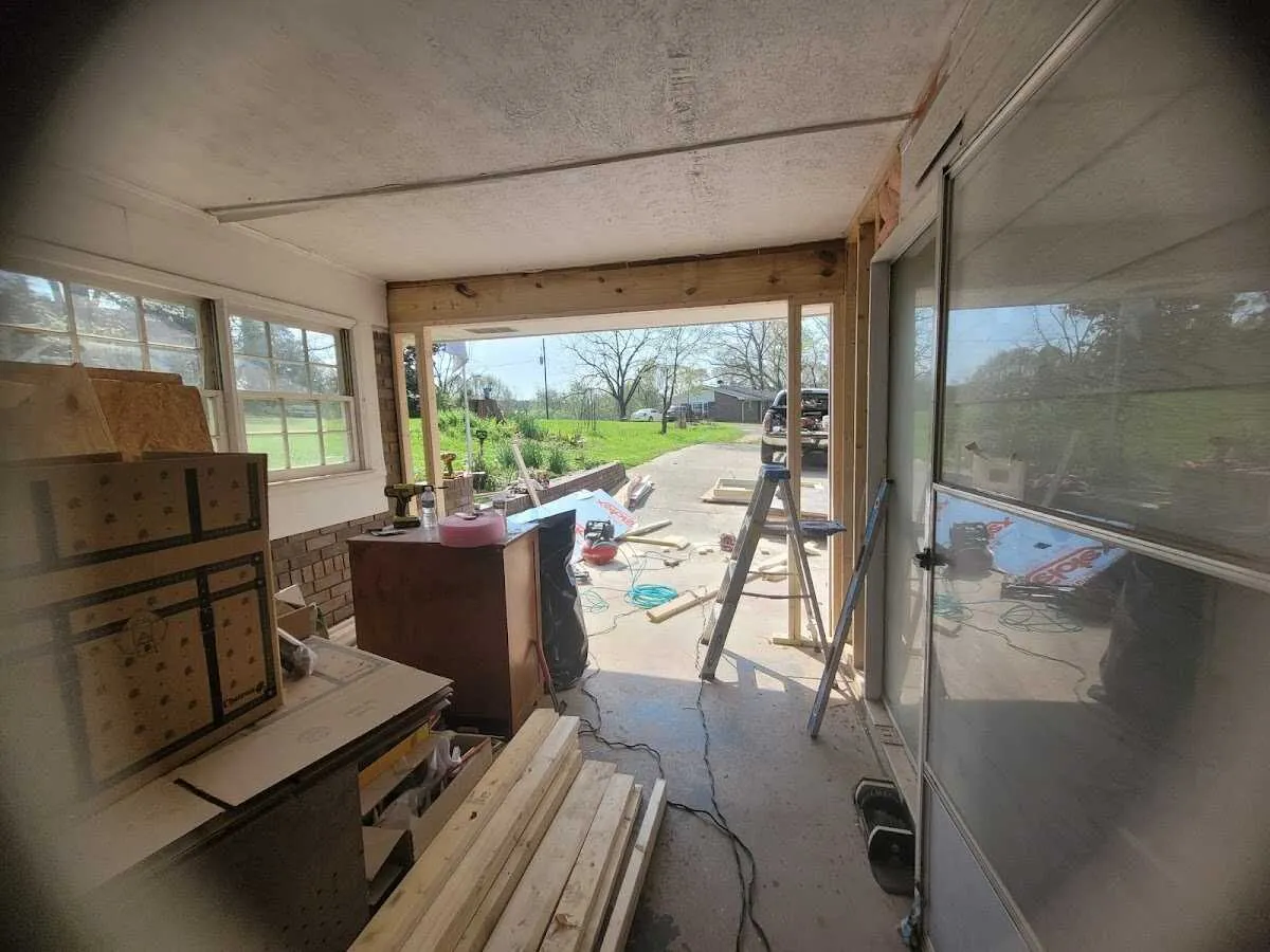 Air movers and dehumidifier for Drying & Dehumidification in Jarrell